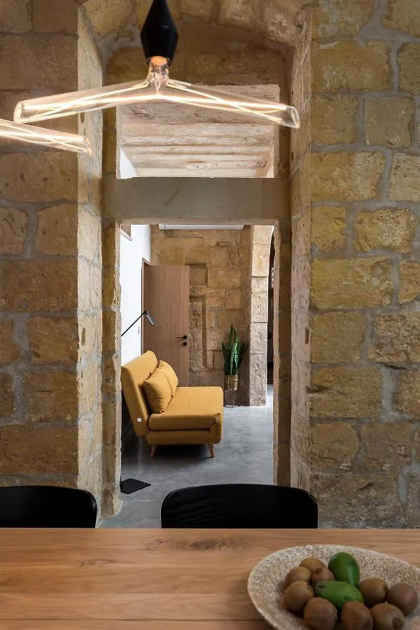 Numru 27 Expertly Restored Small House Of Character Cospicua Apartment
