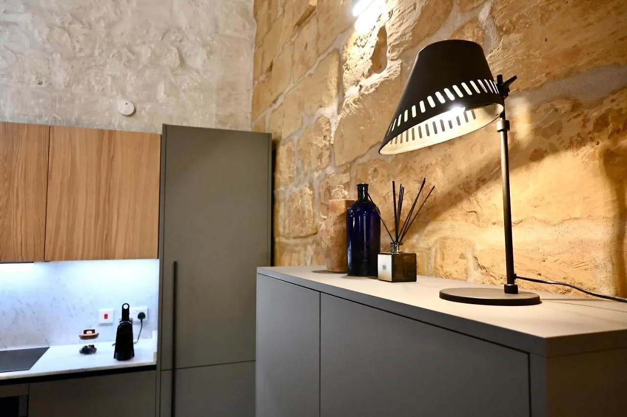 Numru 27 Expertly Restored Small House Of Character Cospicua Apartment
