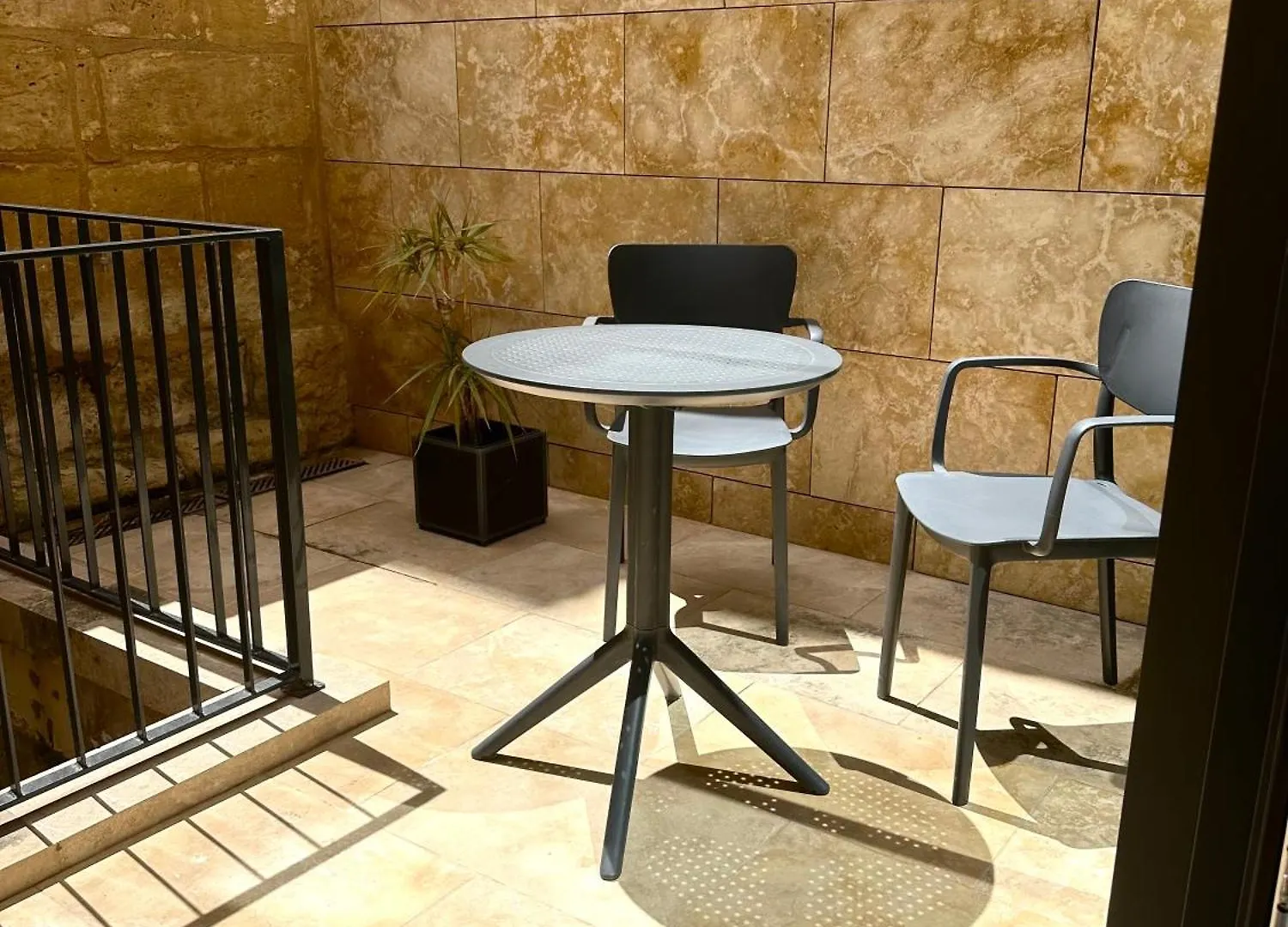 Apartment Numru 27 Expertly Restored Small House Of Character Cospicua